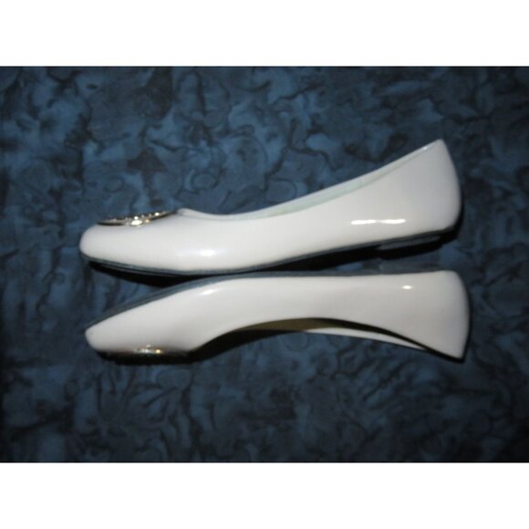 Pierre Dumas Tan Italian Leather Gold Medallion Ballet Flats size 7 - Picture 4 of 7